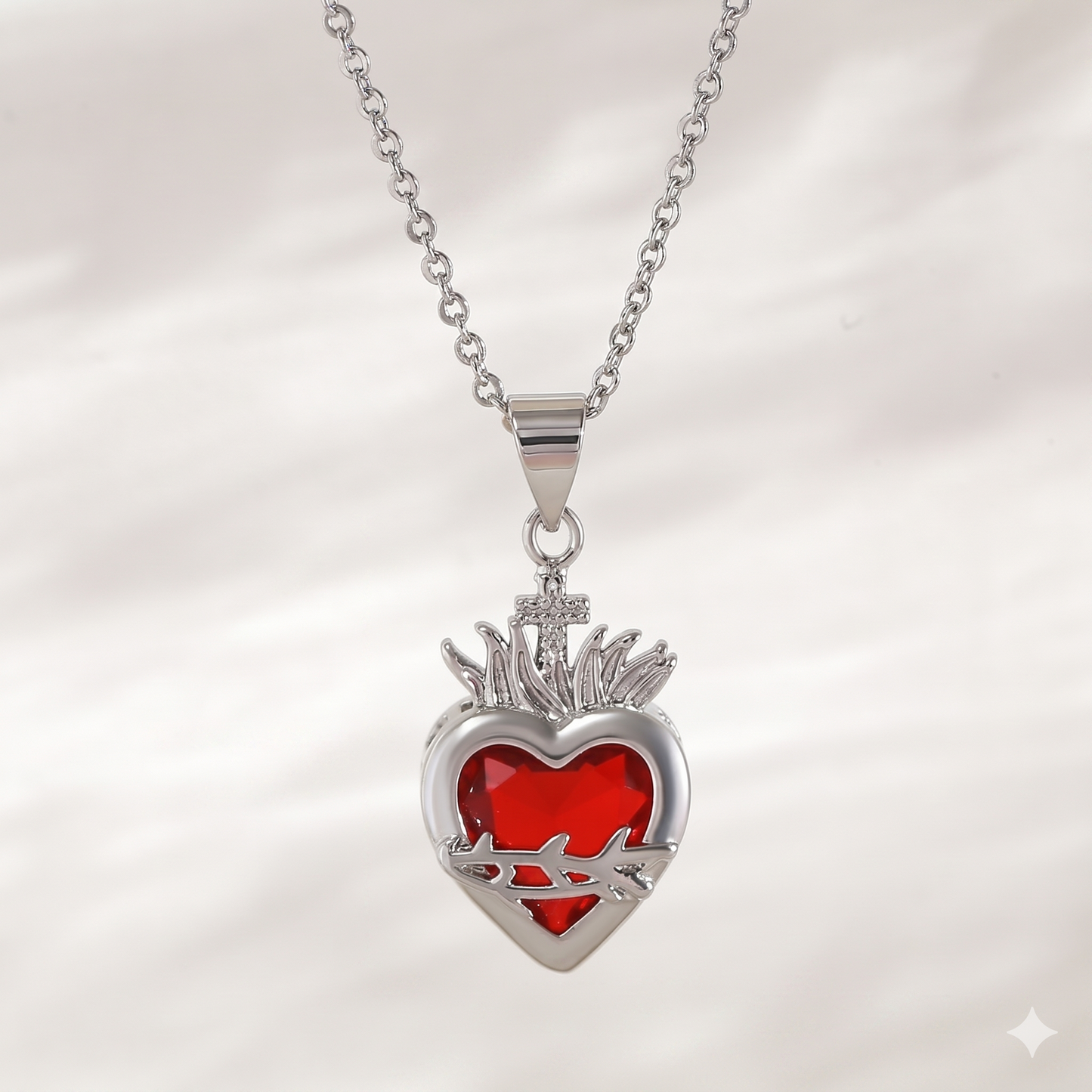 Luz de Cristo Plateado: El Sagrado Corazón en Cristal Infinito