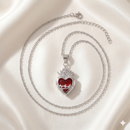 Luz de Cristo Plateado: El Sagrado Corazón en Cristal Infinito